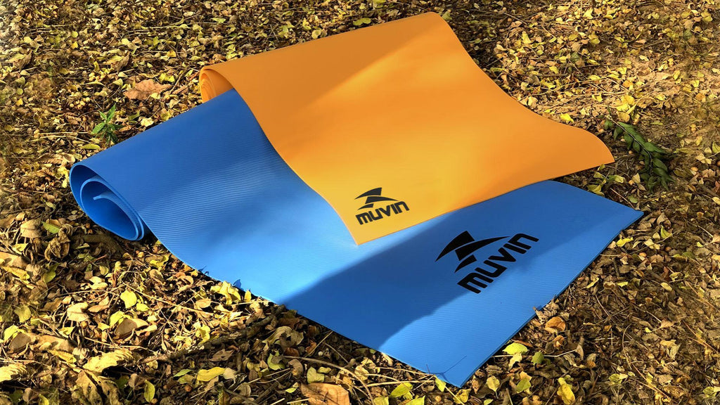 Qual é o melhor tapete de yoga: EVA ou PVC