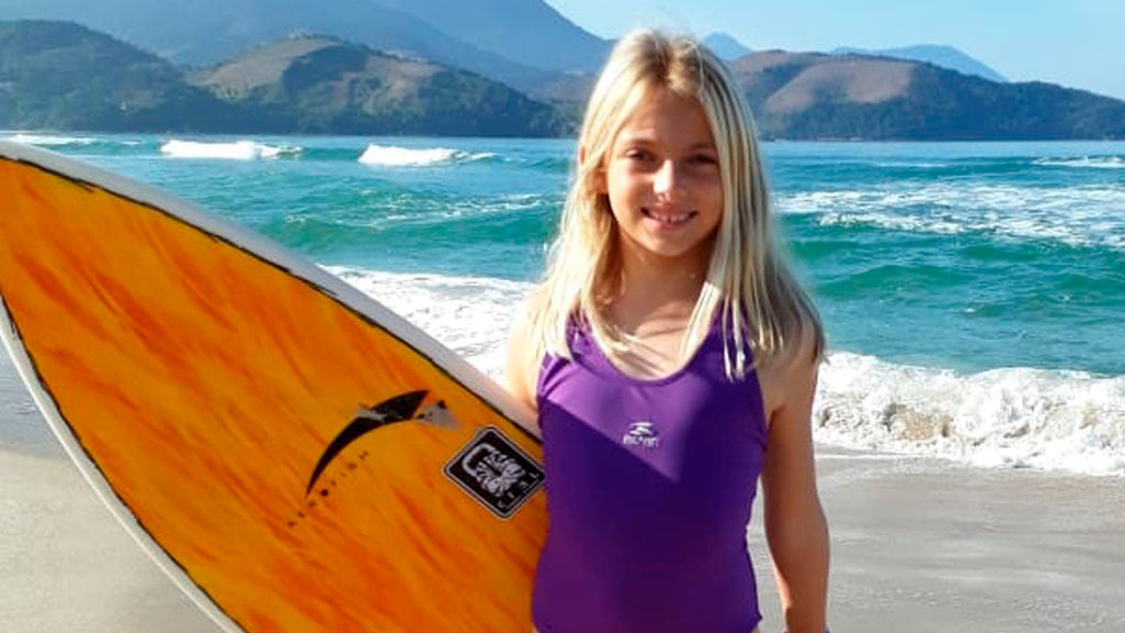 Mayara Zampieri, a surfista de 10 anos, integra o Pro Atleta