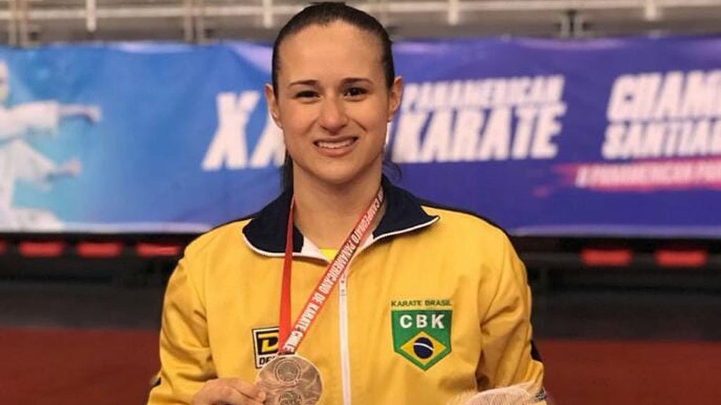 A Karateca Stéphanie Trevisan é a primeira atleta do Pro Atleta
